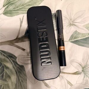 NUDESTIX MAGNETIC LUMINOUS EYE COLOR